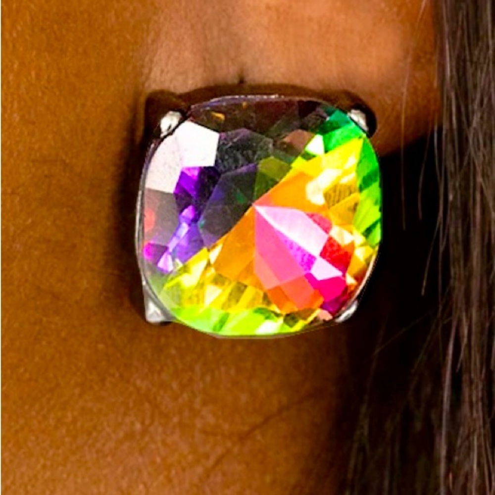 Paparazzi post earrings NWT, Oil Spill multi Gems